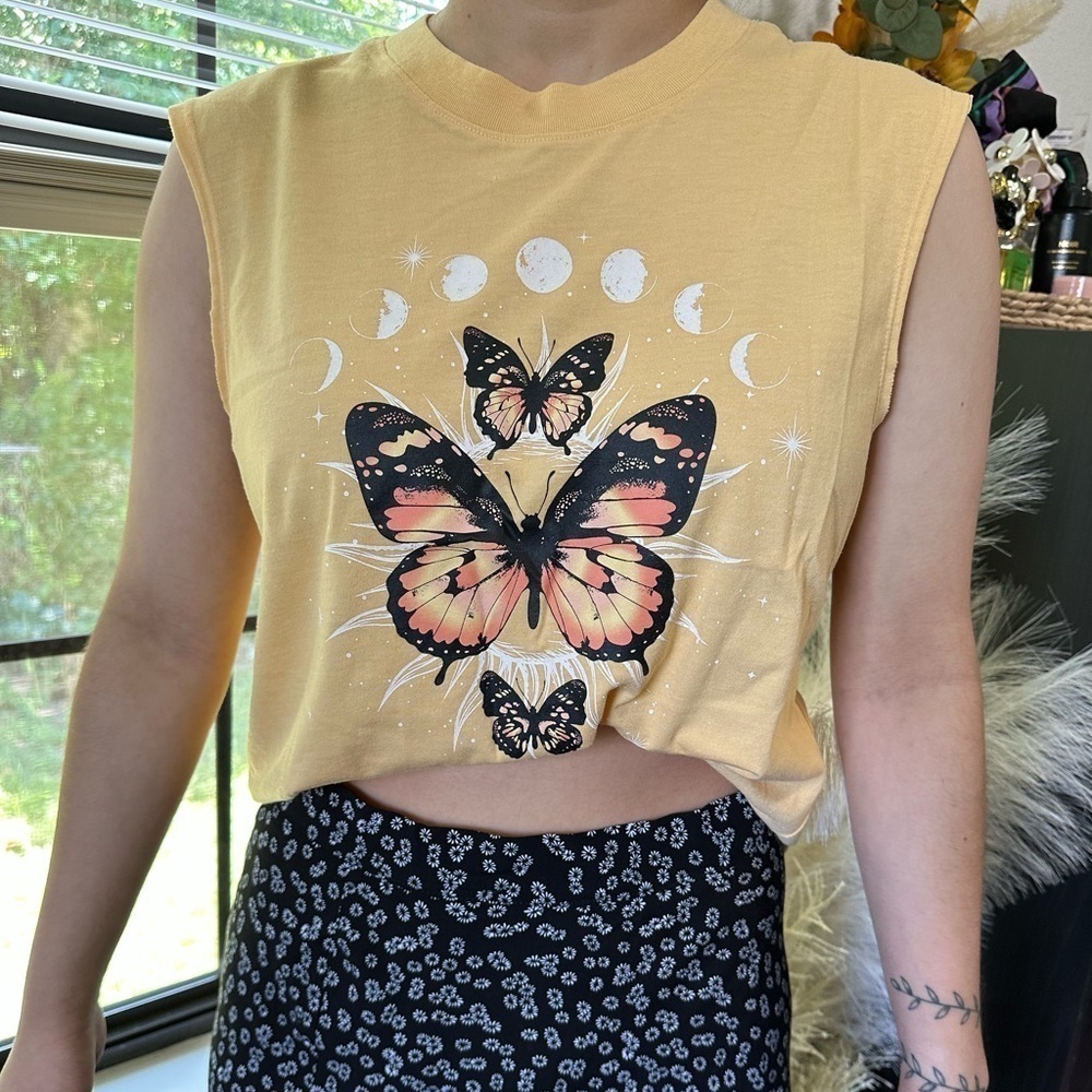 Zoe + Liv Sleeveless Shirt